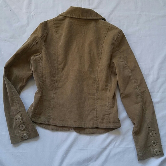 Blazer - Picture 6 of 8